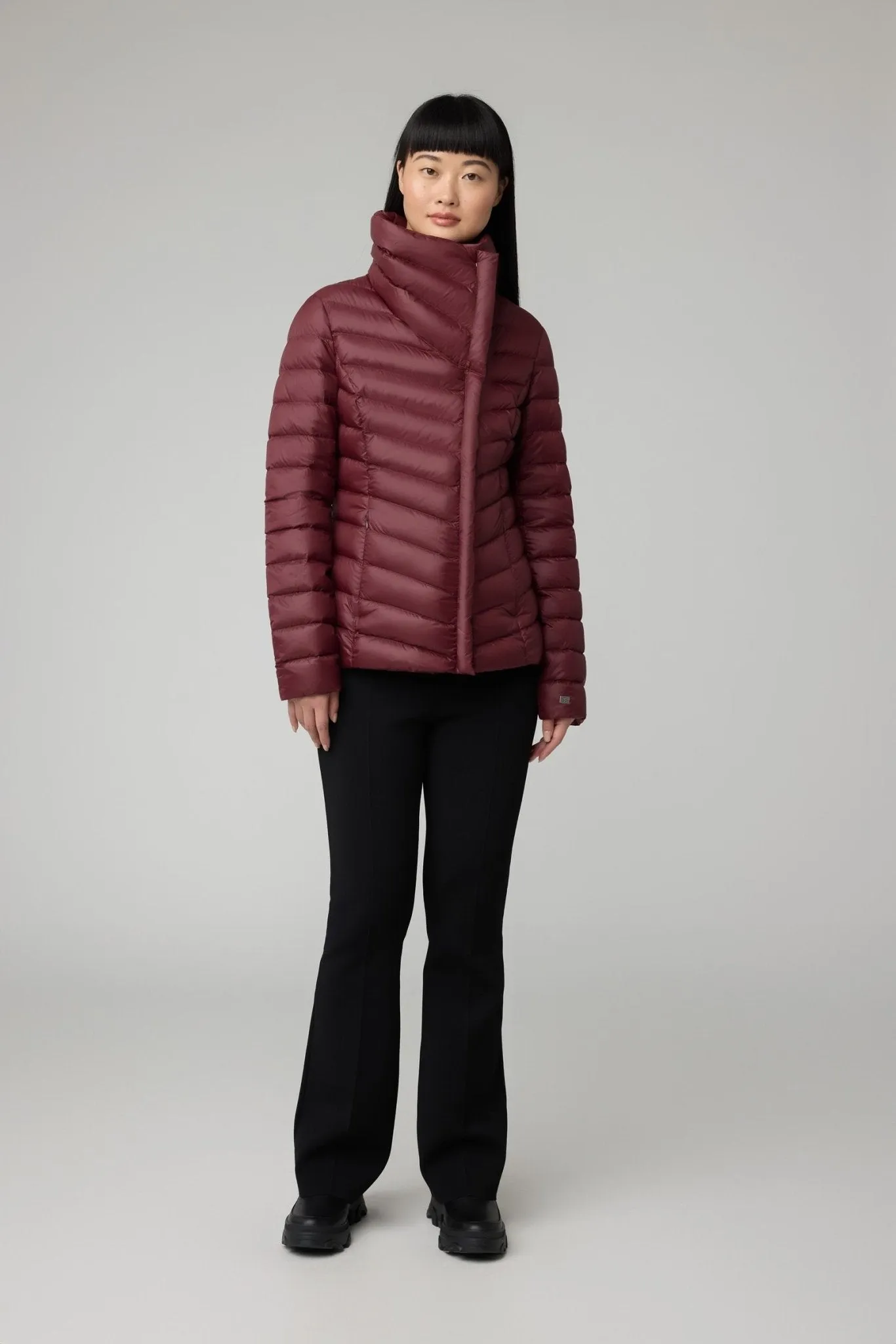 SOIA&KYO EMILIA - Sustainable Slim-Fit Lightweight Down Jacket